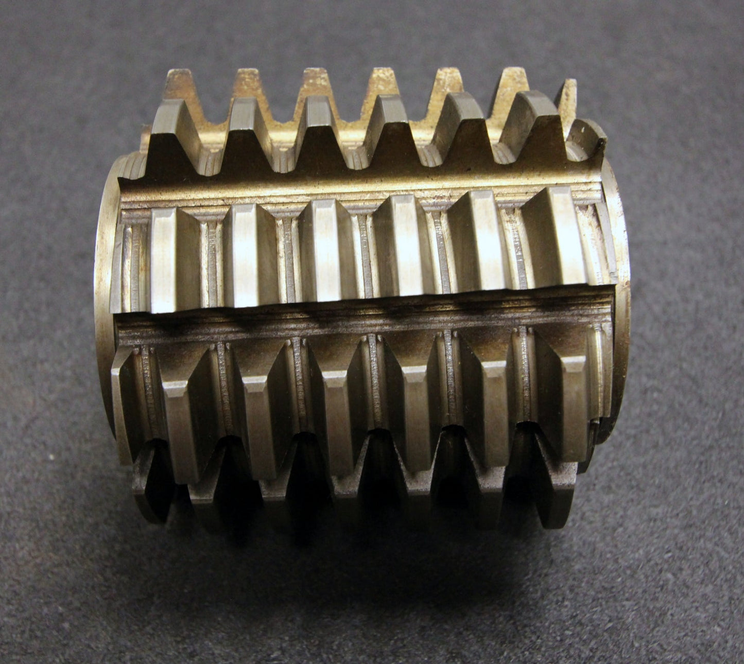Bild des Artikels KLINGELNBERG-Zahnwellen-Wälzfräser-m=-4,9mm-30°-EGW-Ø104-x-110-x-Ø32mm-mit-LKN