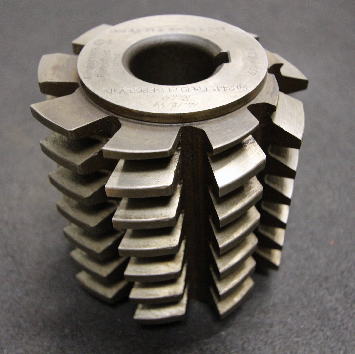Bild des Artikels KLINGELNBERG-Zahnwellen-Wälzfräser-m=-4,9mm-30°-EGW-Ø104-x-110-x-Ø32mm-mit-LKN