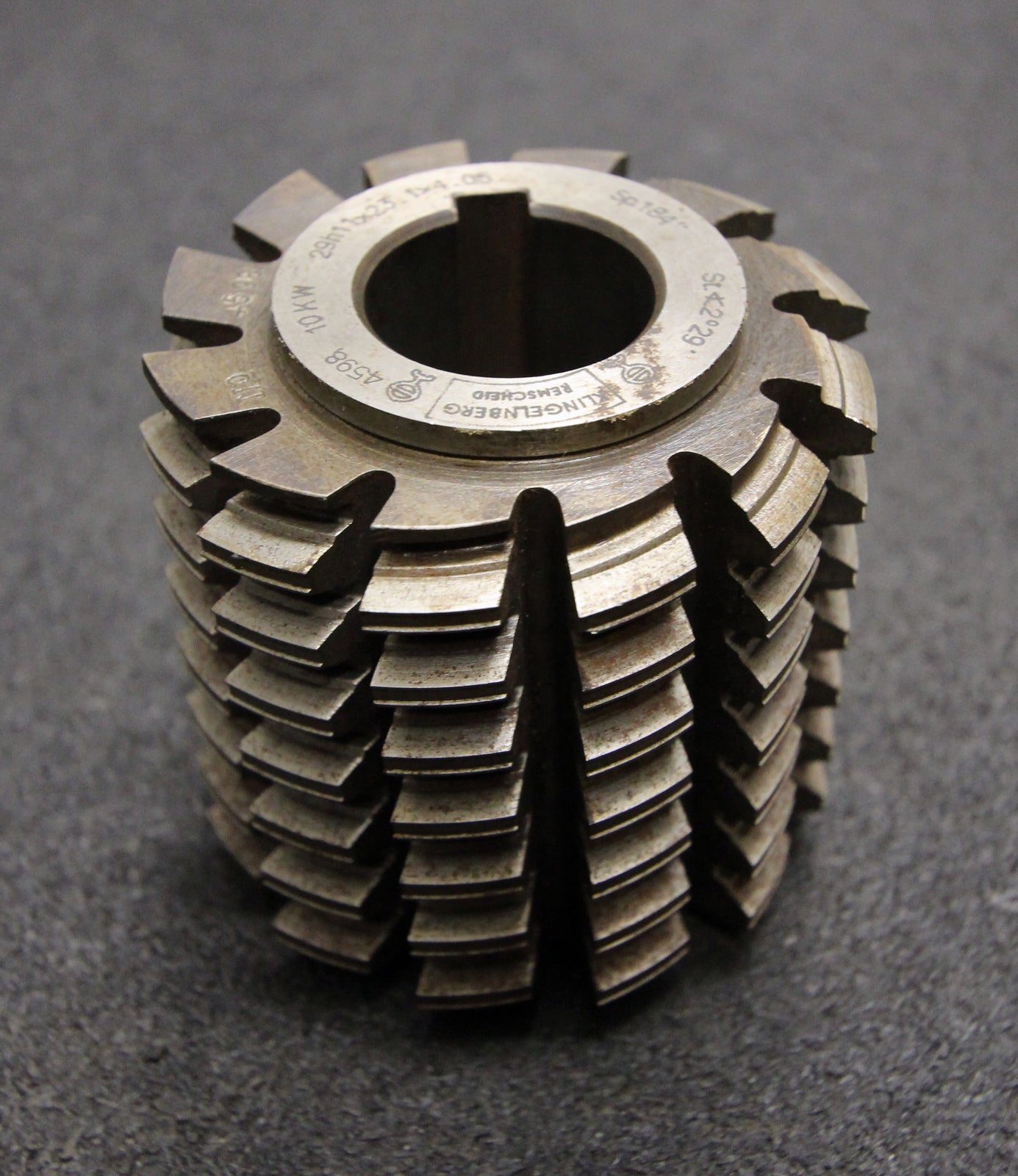 Bild des Artikels KLINGELNBERG-Keilwellenwälzfräser-spline-hob-10-Keile-mit-Höcker-Ø70x70xØ27mm