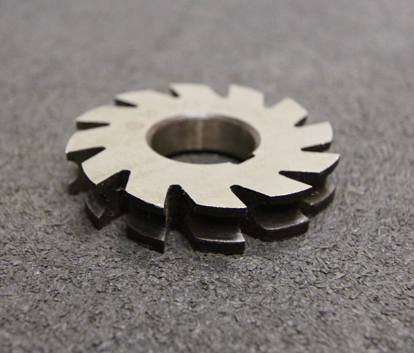 Bild des Artikels Halbrund-Formfräser-konkav-Radiusfräser-Radius-2,5mm---56x10x22mm-12-Spannuten