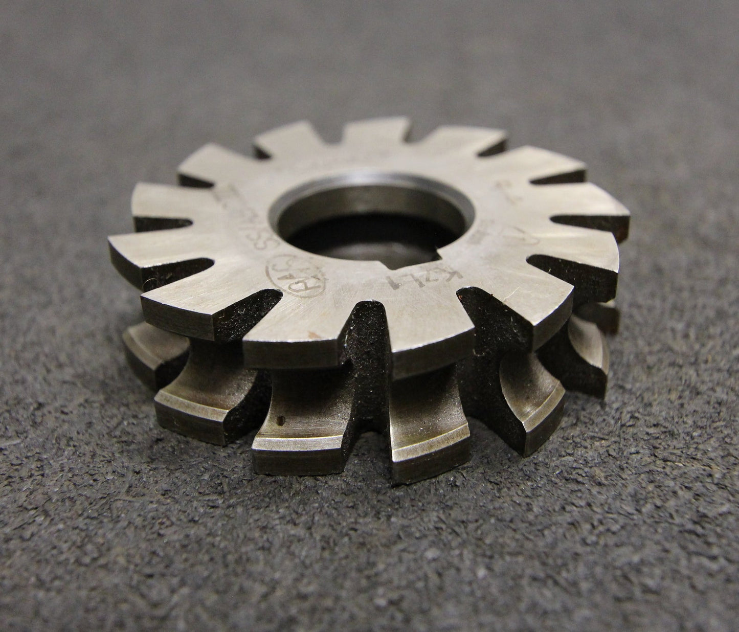 Bild des Artikels PWS-Halbrund-Formfräser-konkav-Radiusfräser-Radius-4mm---60x16x22mm-13-Spannuten