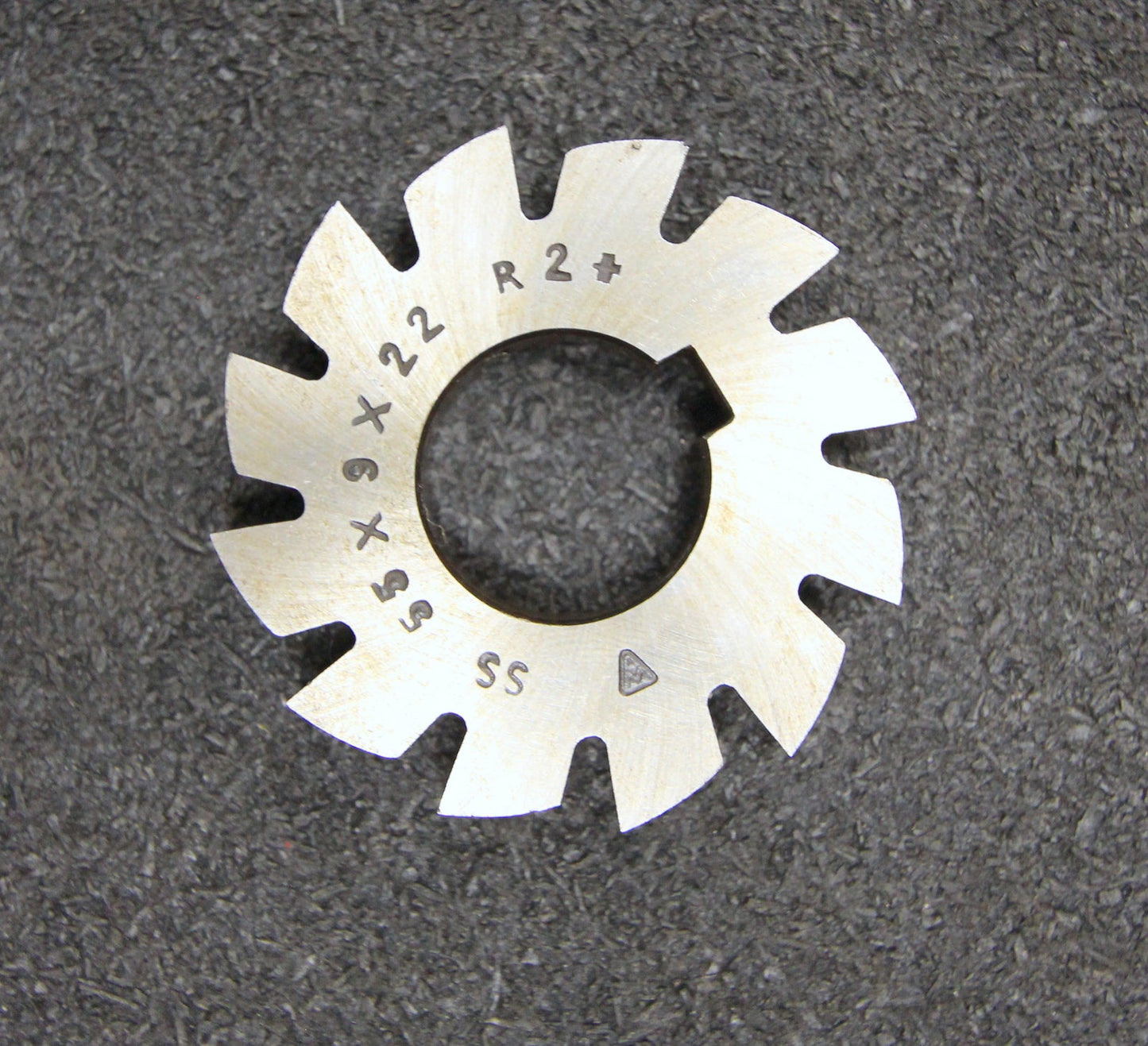 Bild des Artikels Halbrund-Formfräser-konkav-Radiusfräser-Radius-2mm---55x9x22mm-LKN-12-Spannuten