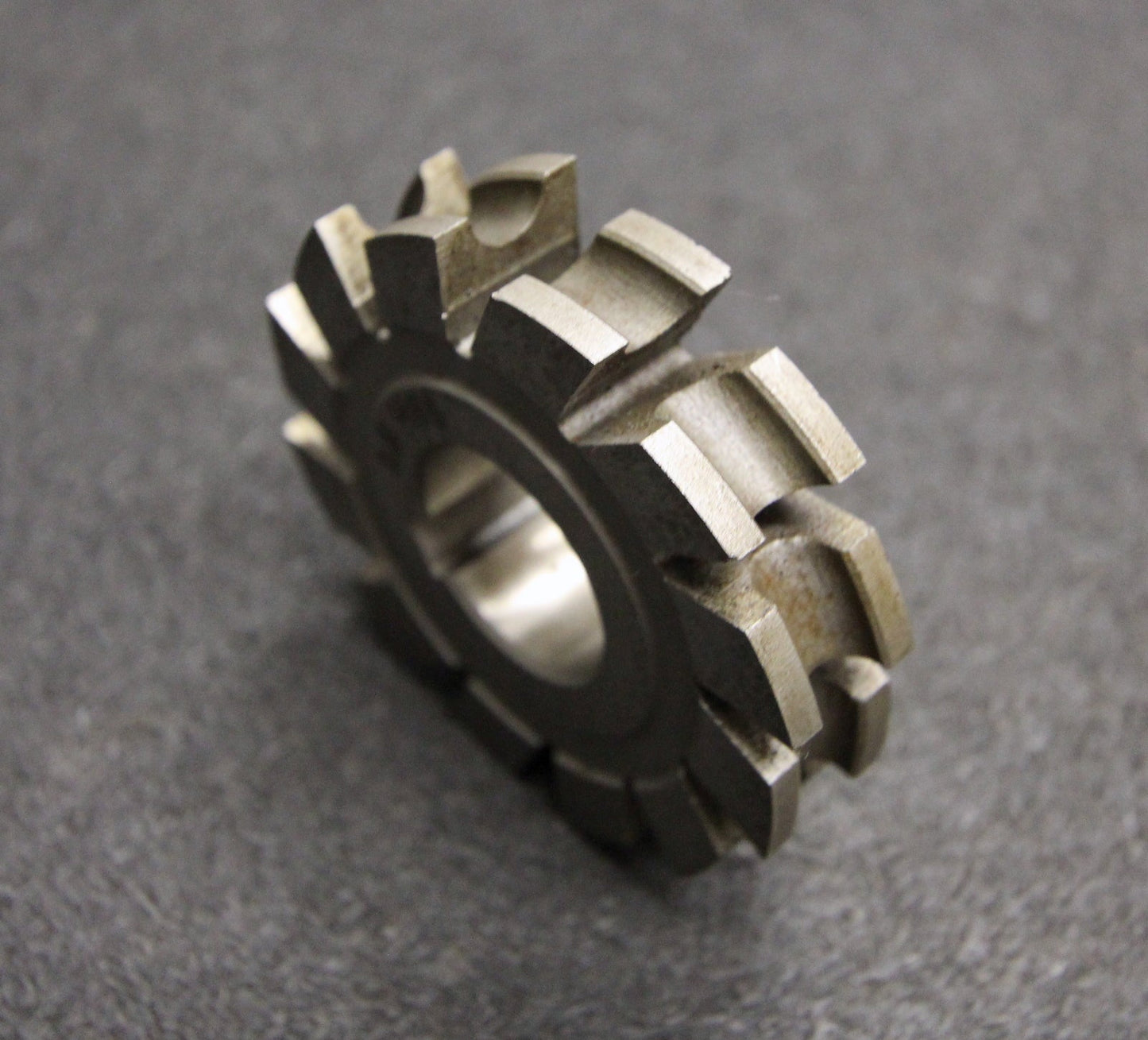 Bild des Artikels Halbrund-Formfräser-konkav-Radiusfräser-Radius-3,5mm---63x14x22mm-12-Spannuten