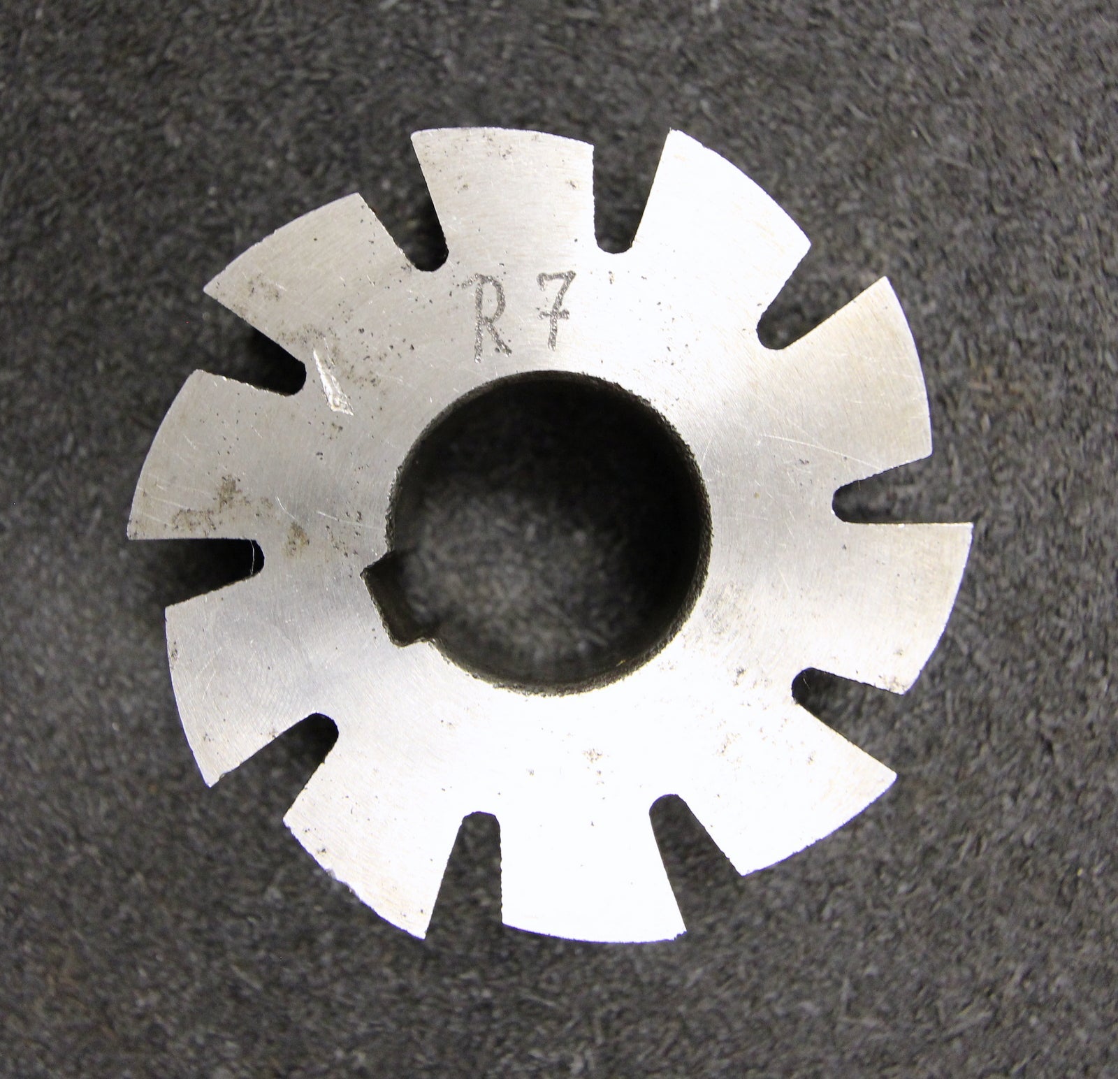 Bild des Artikels Halbrund-Formfräser-konkav-Radiusfräser-Radius-7mm---75x28x27mm-10-Spannuten