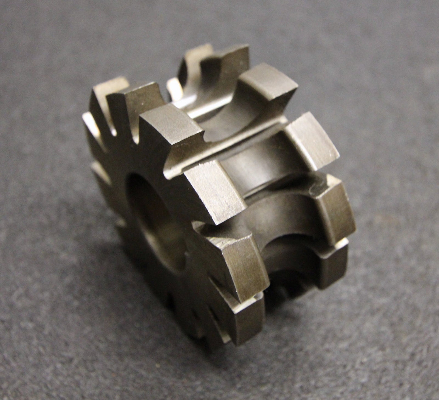 Bild des Artikels Halbrund-Formfräser-konkav-Radiusfräser-Radius-8,5mm---75x34x27mm-12-Spannuten