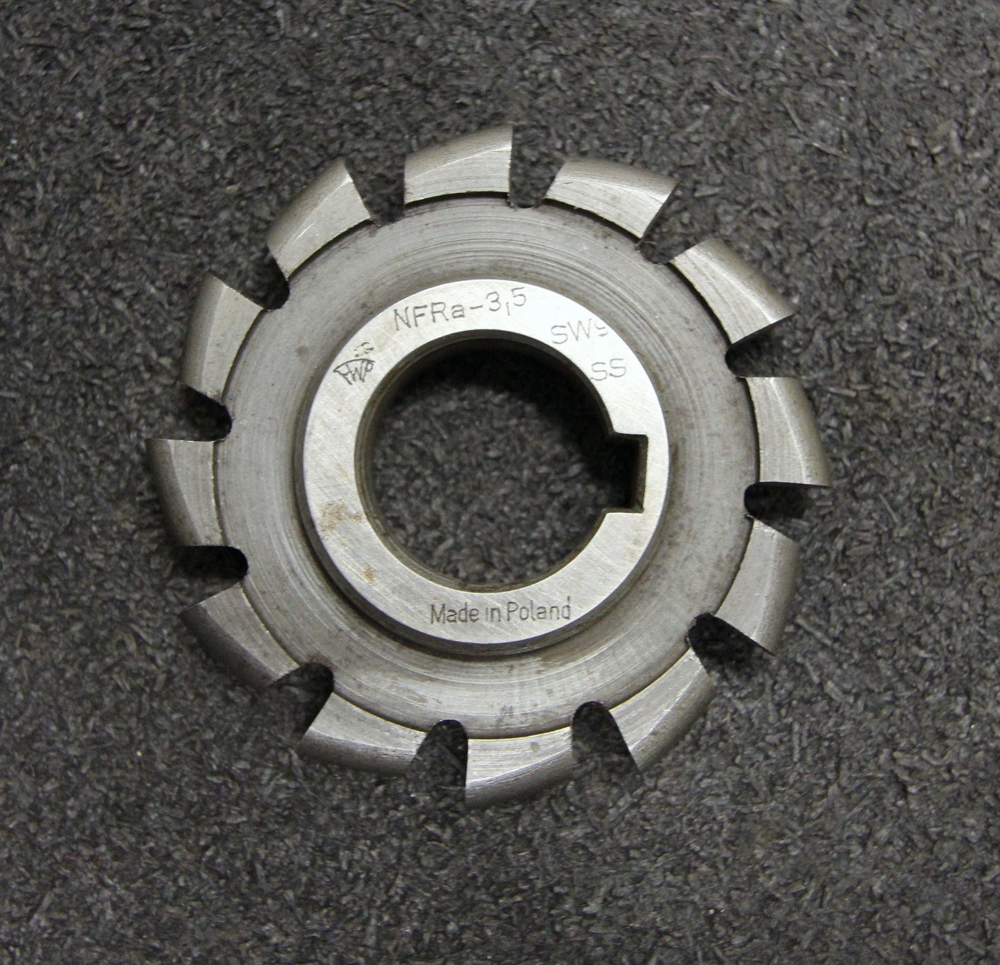 Bild des Artikels FWP-Halbrund-Formfräser-konvex-Radiusfräser-Radius-3,5mm-62x10x22mm-12-Spannuten