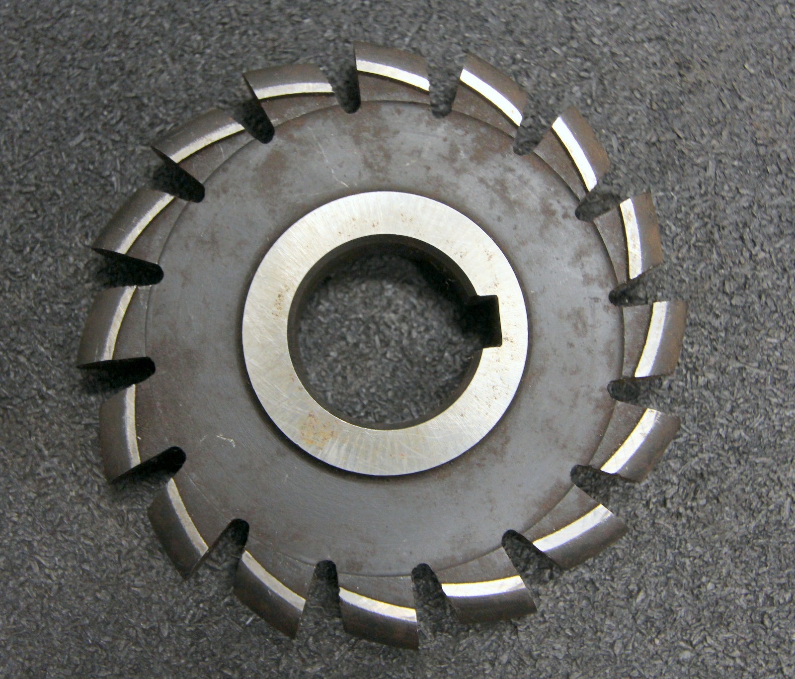 Bild des Artikels Halbrund-Formfräser-konvex-Radiusfräser-Radius-6mm-93x12x27mm-Spannuten:-16