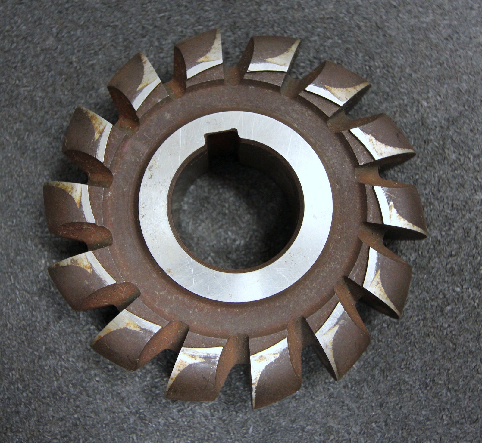 Bild des Artikels Halbrund-Formfräser-konvex-Radiusfräser-Radius-16mm-127x32x40mm-Spannuten:-14