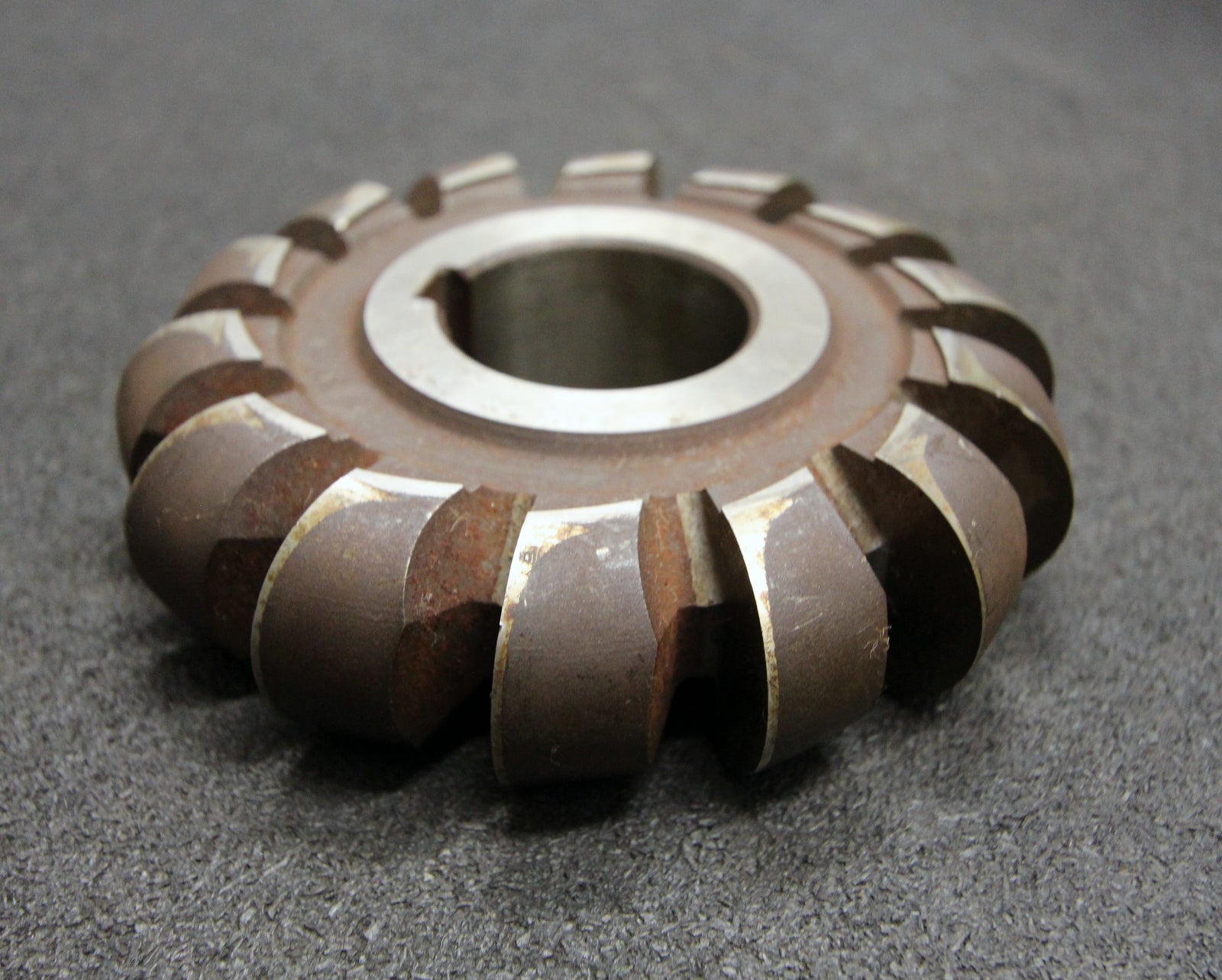 Bild des Artikels Halbrund-Formfräser-konvex-Radiusfräser-Radius-16mm-127x32x40mm-Spannuten:-14