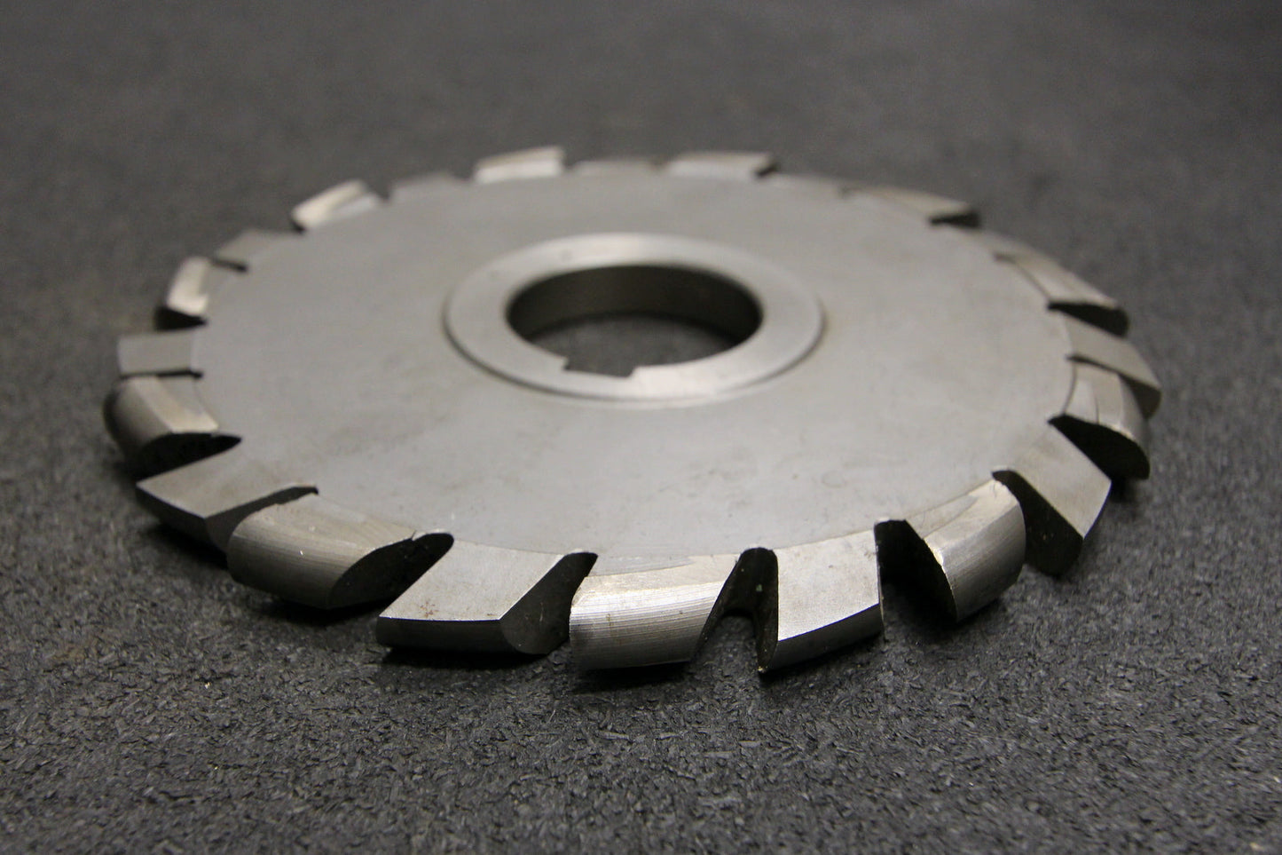 Bild des Artikels Halbrund-Formfräser-konvex-Radiusfräser-Kreuzverzahnt-Zick-Zack-Radius-5,6mm