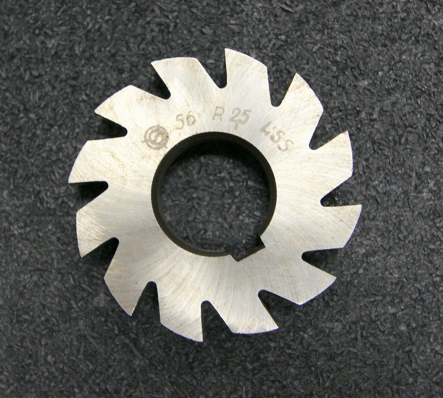 Bild des Artikels Halbrund-Formfräser-konkav-Radiusfräser-Radius-2,5mm-Abmessungen-56x10x22mm