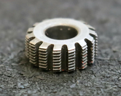 MIKRON Vollstahl-Wälzfräser No. 63984 m= 0,24 ho= 0,54 Abmessungen Ø18x7,3xØ8mm