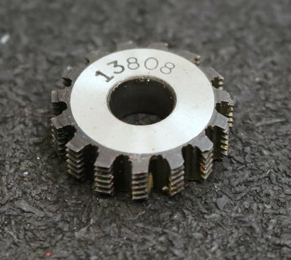 MIKRON Wälzfräser No. 13808 - Ø23x7xØ8mm 1gg. Rechts 15 Spanuten