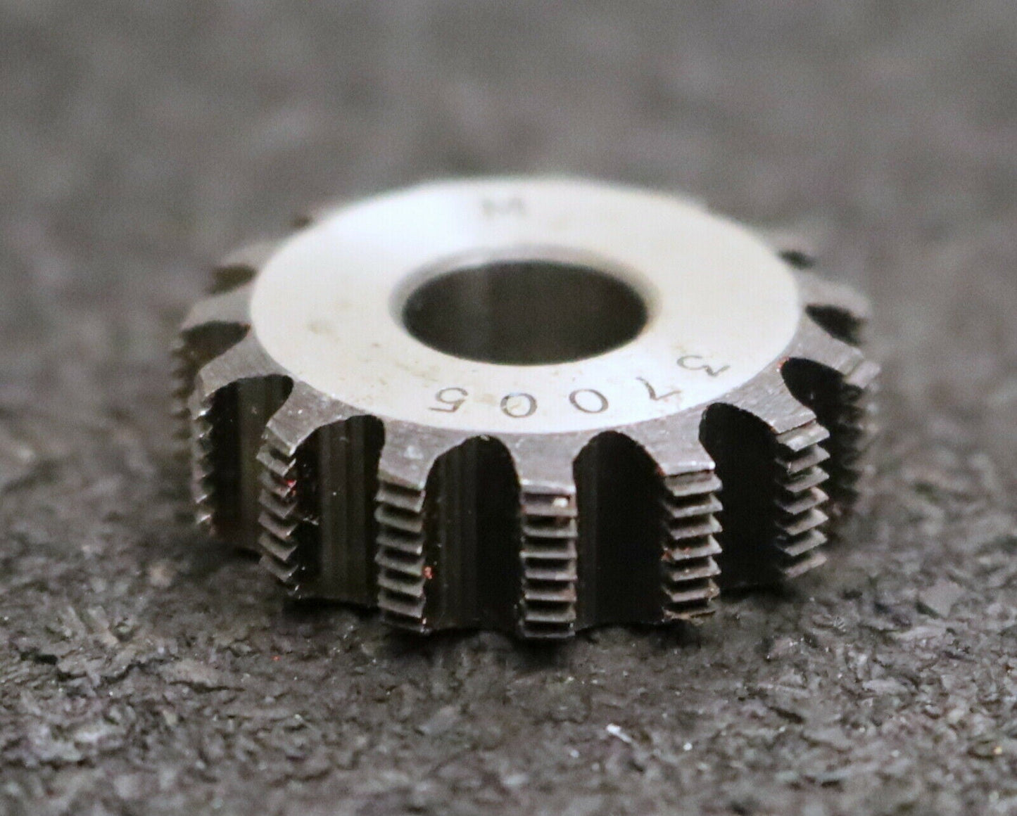 MIKRON Wälzfräser No. 37005 - Ø23x8xØ8mm 1gg. Rechts 15 Spanuten