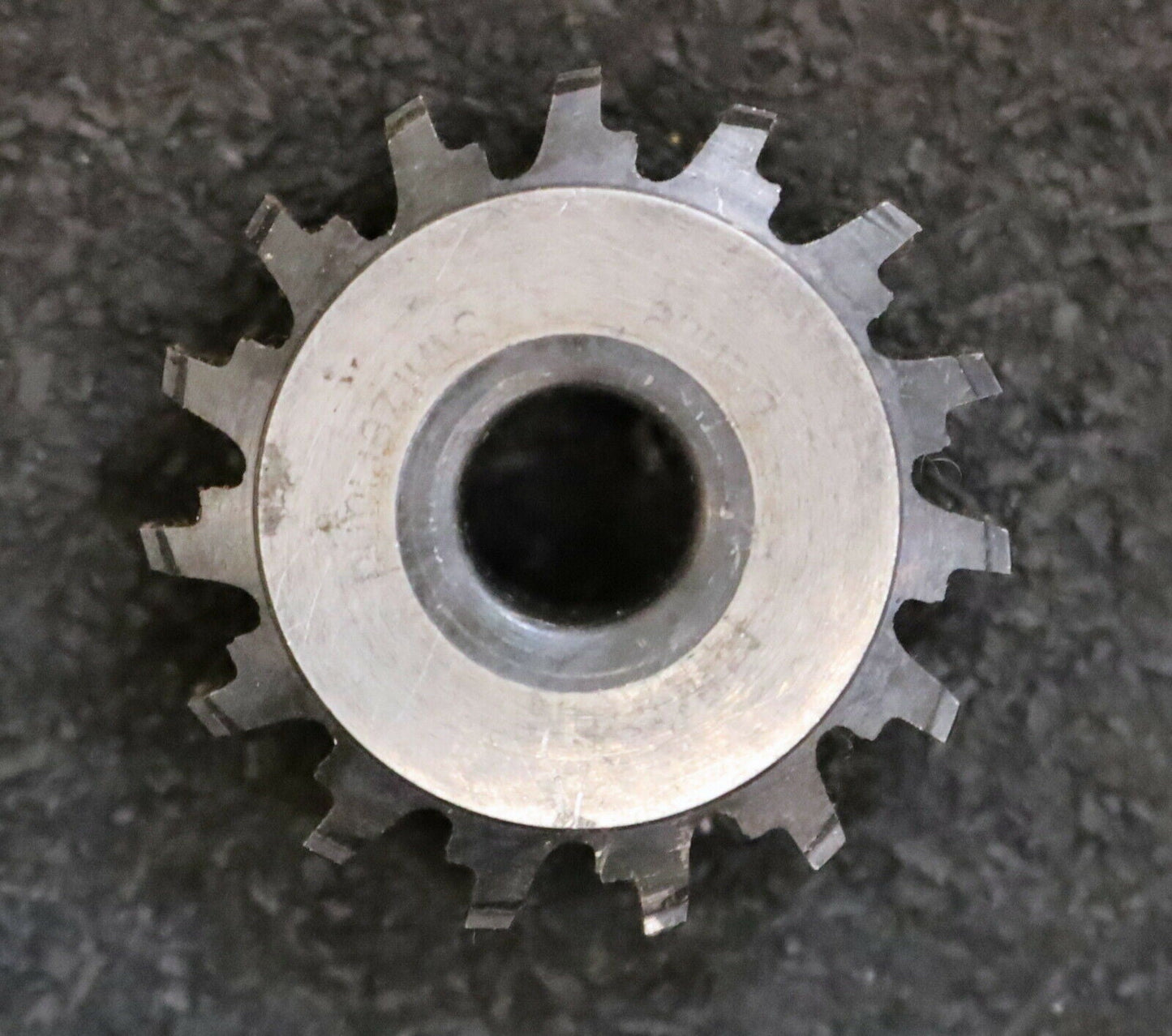 MIKRON Wälzfräser No. 42908 - Ø31x10xØ8mm 1gg. Rechts 15 Spanuten