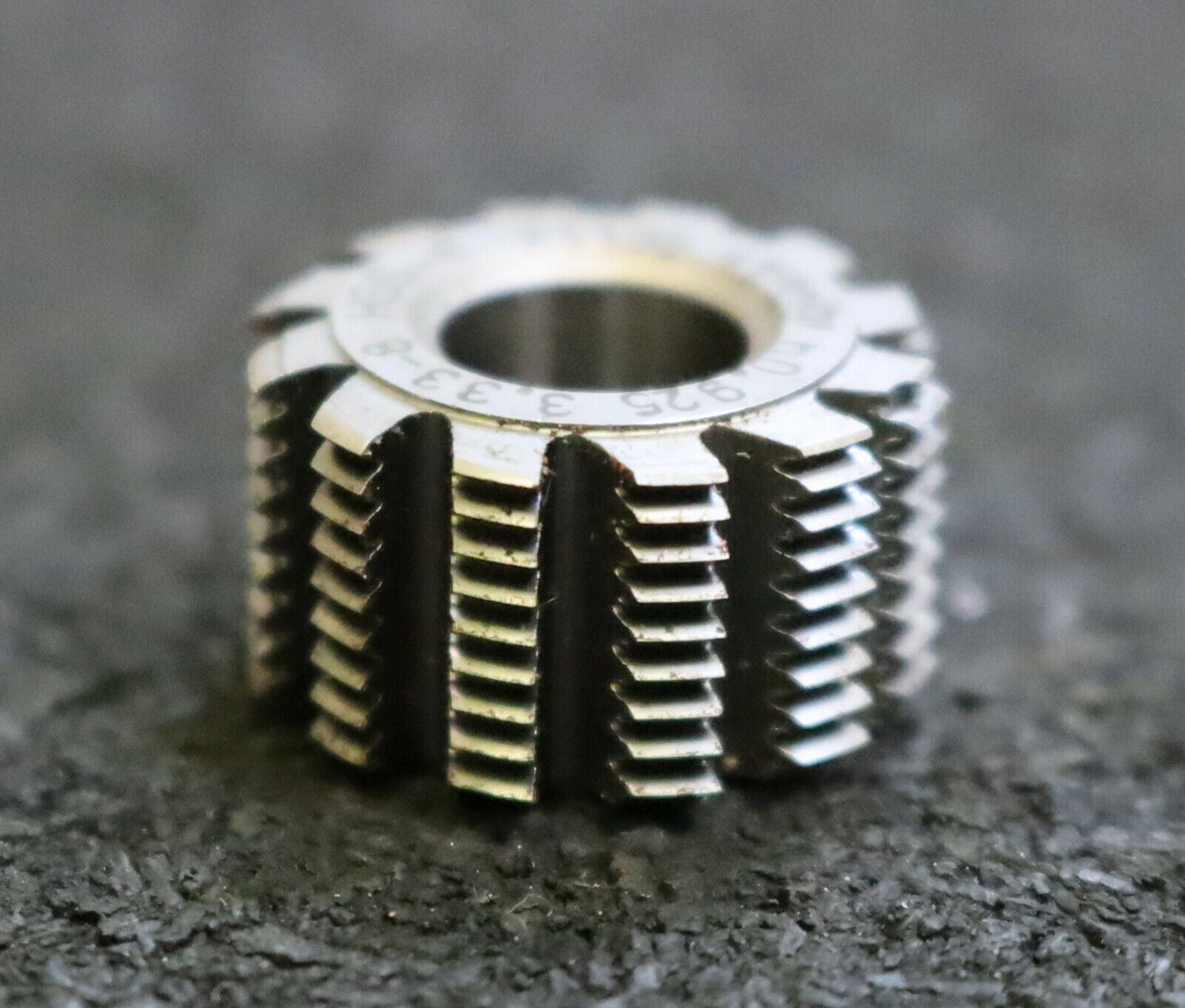 SCHNYDER Wälzfräser No. 21135 3,33-8 h0= 0,925 - Ø18x 10xØ8mm 1gg. Rechts