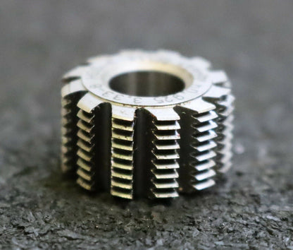 SCHNYDER Wälzfräser No. 21135 3,33-8 h0= 0,925 - Ø18x 10xØ8mm 1gg. Rechts
