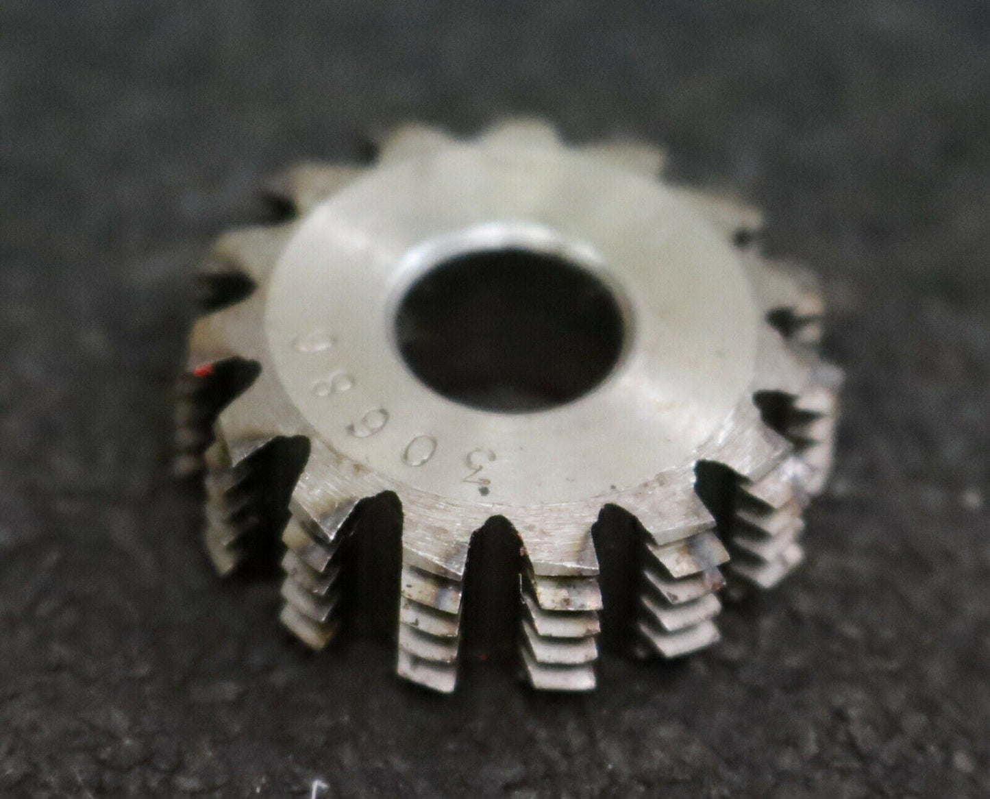 MIKRON Wälzfräser No. 30686 - Ø24x8xØ8mm 1gg. Rechts 15 Spanuten