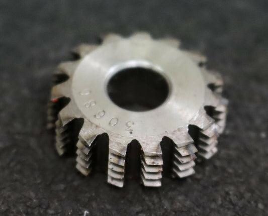 MIKRON Wälzfräser No. 30686 - Ø24x8xØ8mm 1gg. Rechts 15 Spanuten