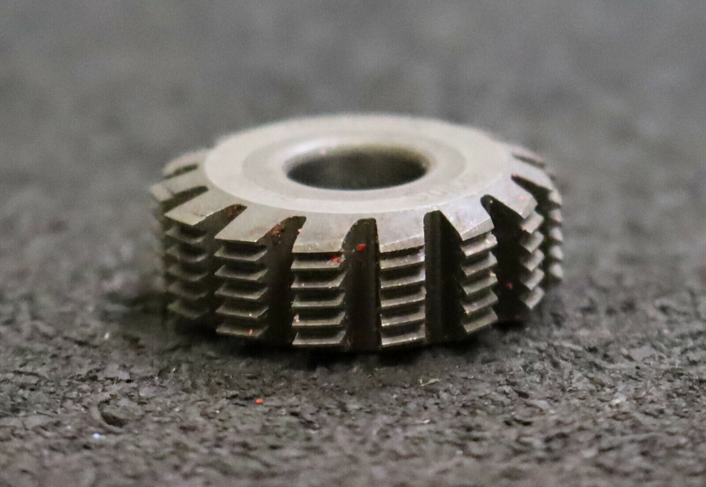 MIKRON Wälzfräser No. 72636 - Ø24x8xØ8mm 1gg. Rechts 15 Spanuten