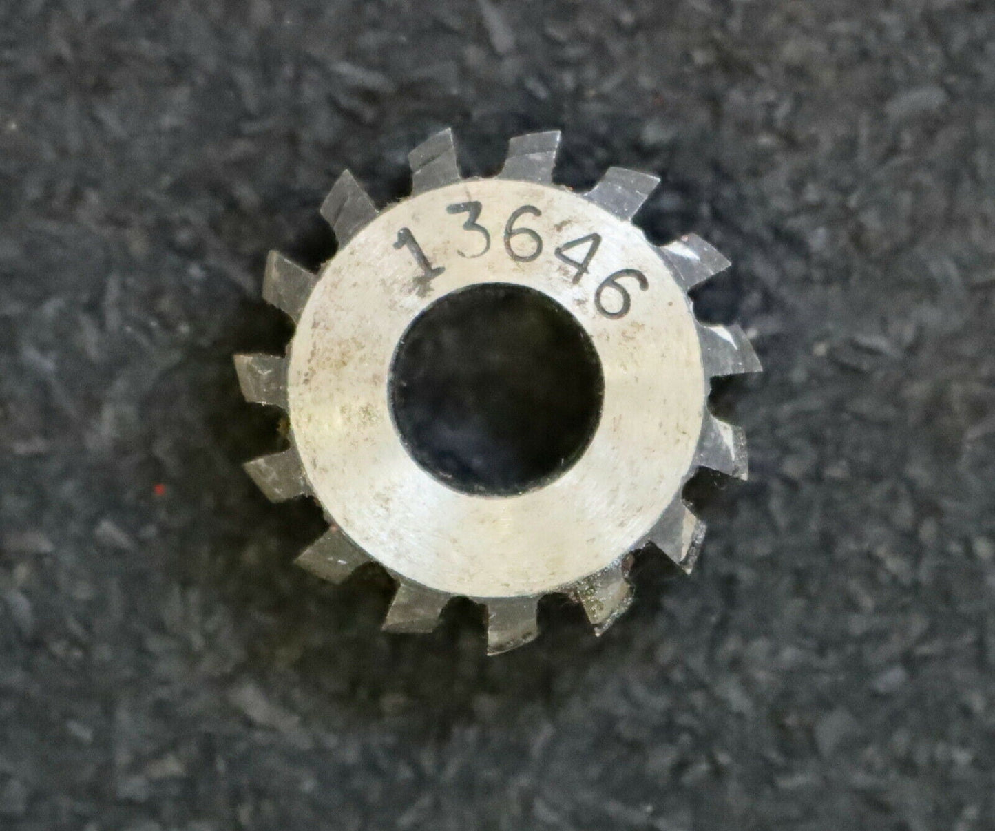 MIKRON Wälzfräser No. 13646 - Ø22x8xØ8mm 1gg. Rechts 15 Spanuten