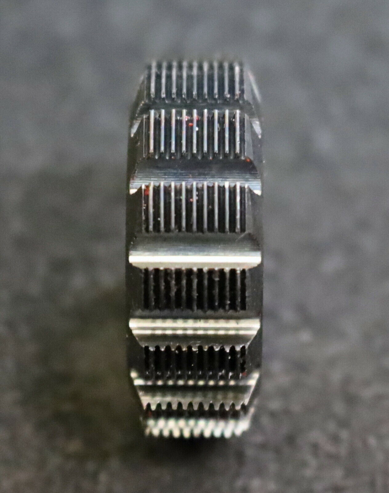 MIKRON Wälzfräser No. 74403 - Ø30x10xØ8mm 1gg. Rechts 15 Spanuten