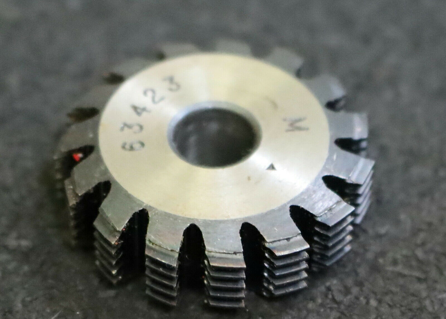 MIKRON Wälzfräser No. 63423 - Ø32x10xØ8mm 1gg. Rechts 15 Spanuten