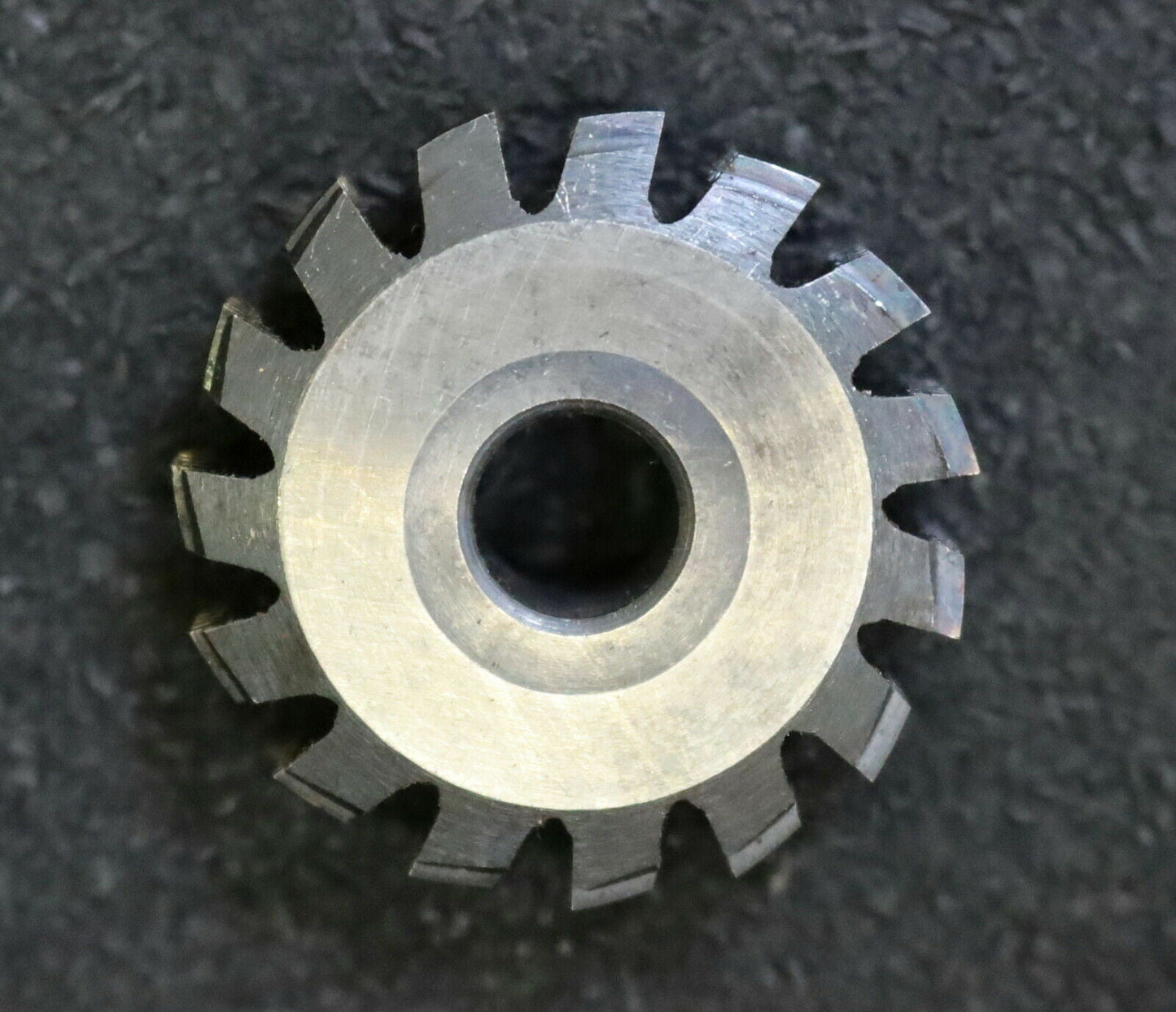 MIKRON Wälzfräser No. 63423 - Ø32x10xØ8mm 1gg. Rechts 15 Spanuten