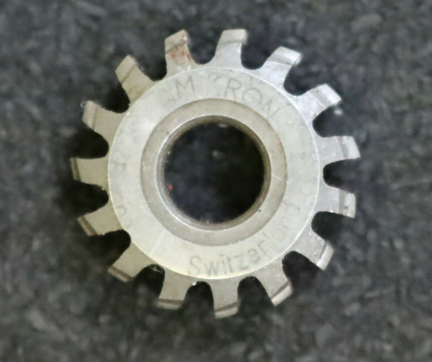 MIKRON Wälzfräser No. 35473 - Ø24x8xØ8mm 1gg. Rechts 15 Spanuten