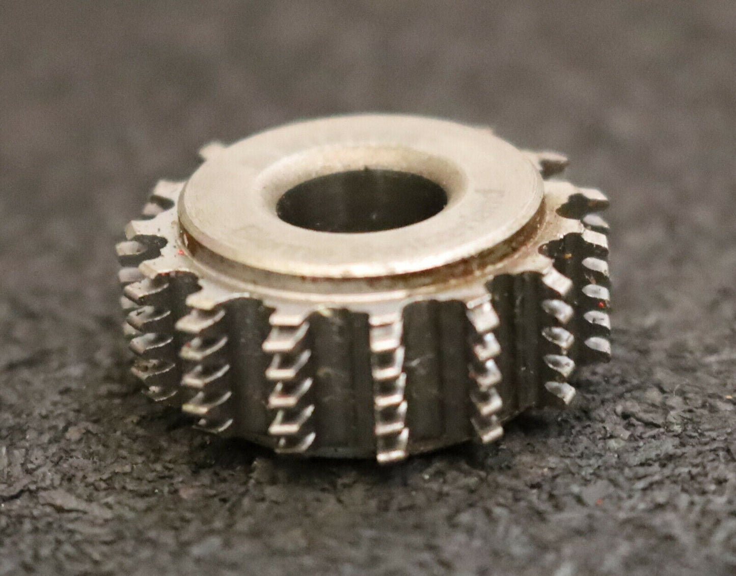 MIKRON Vollstahl-Wälzfräser No. 31936 m= 0,44 ho= 1,30 D25,78 Z56 - Ø24x10xØ8mm