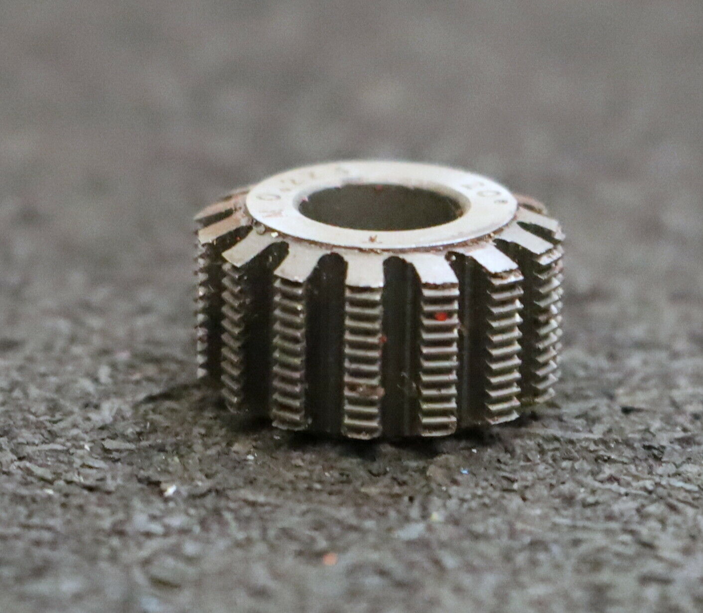 MIKRON Vollstahl-Wälzfräser m= 0,223 - Ø18x10xØ8mm 1gg. Rechts 15 Spanuten