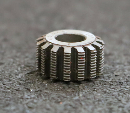 MIKRON Vollstahl-Wälzfräser m= 0,223 - Ø18x10xØ8mm 1gg. Rechts 15 Spanuten
