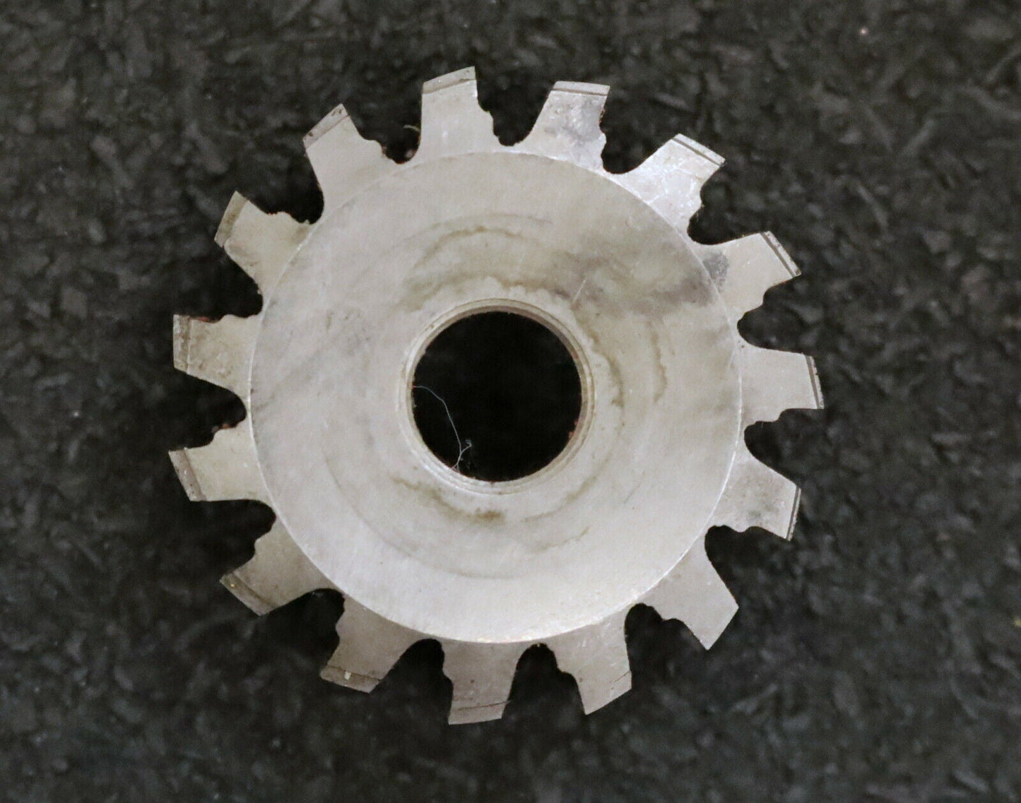 MIKRON Wälzfräser No. 59982 - Ø32x9xØ8mm 1gg. Rechts 15 Spanuten