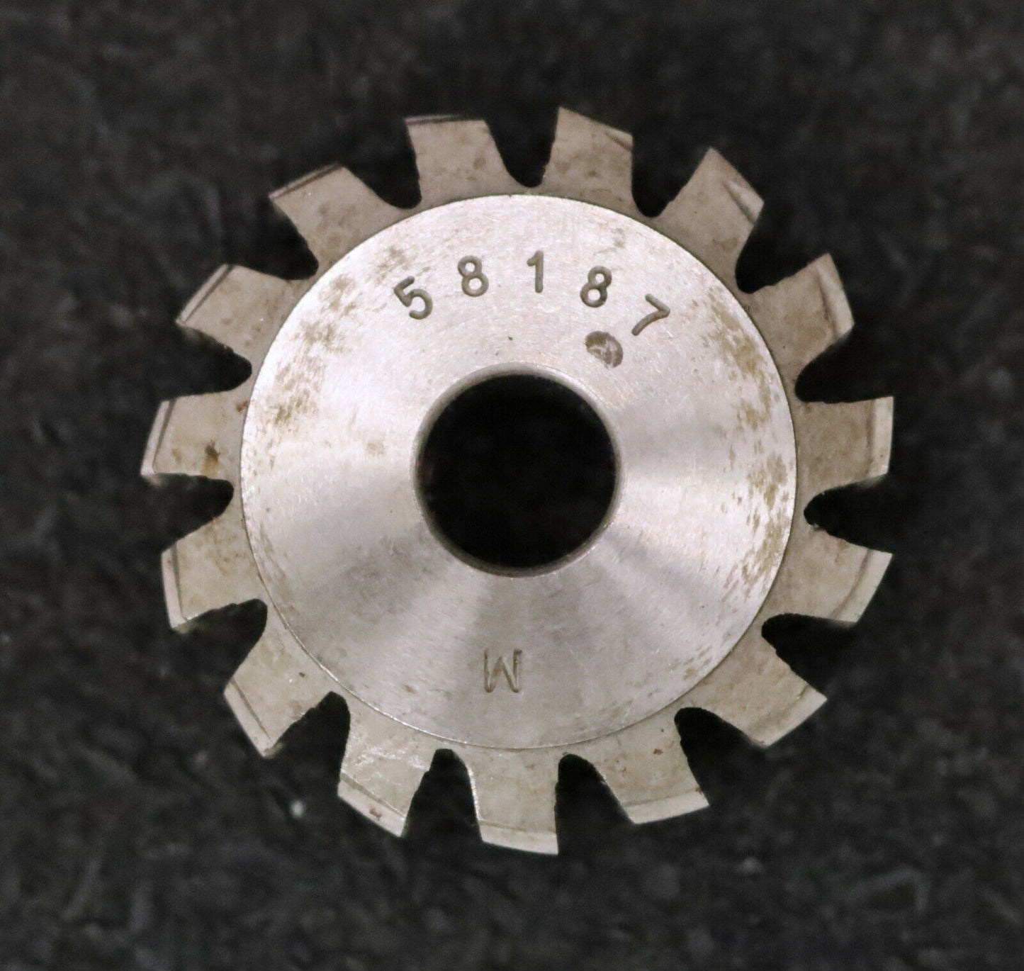 MIKRON Wälzfräser No. 58187 - Ø32x10xØ8mm 1gg. Rechts 15 Spanuten