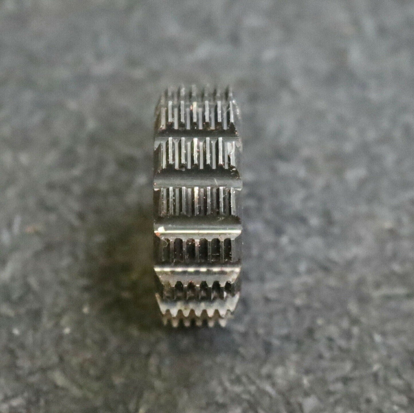 MIKRON Wälzfräser No. 44170 - Ø23x8xØ8mm 1gg. Rechts 15 Spanuten