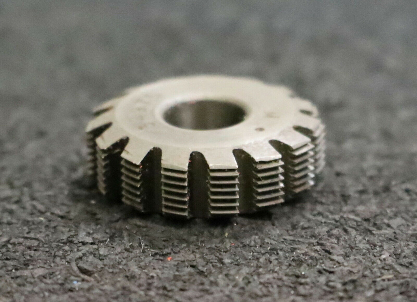 MIKRON Wälzfräser No. 34975 - Ø23x7xØ8mm 1gg. Rechts 15 Spanuten