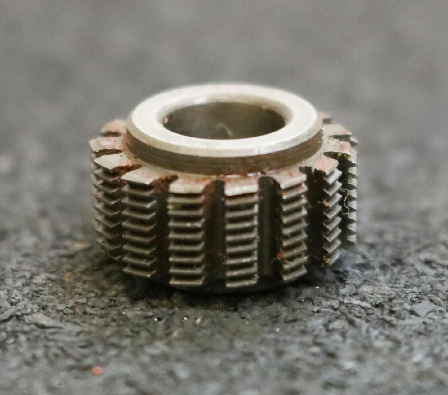 MIKRON Vollstahl-Wälzfräser m= 0,254 - Ø18x10xØ8mm 1gg. Rechts 15 Spanuten