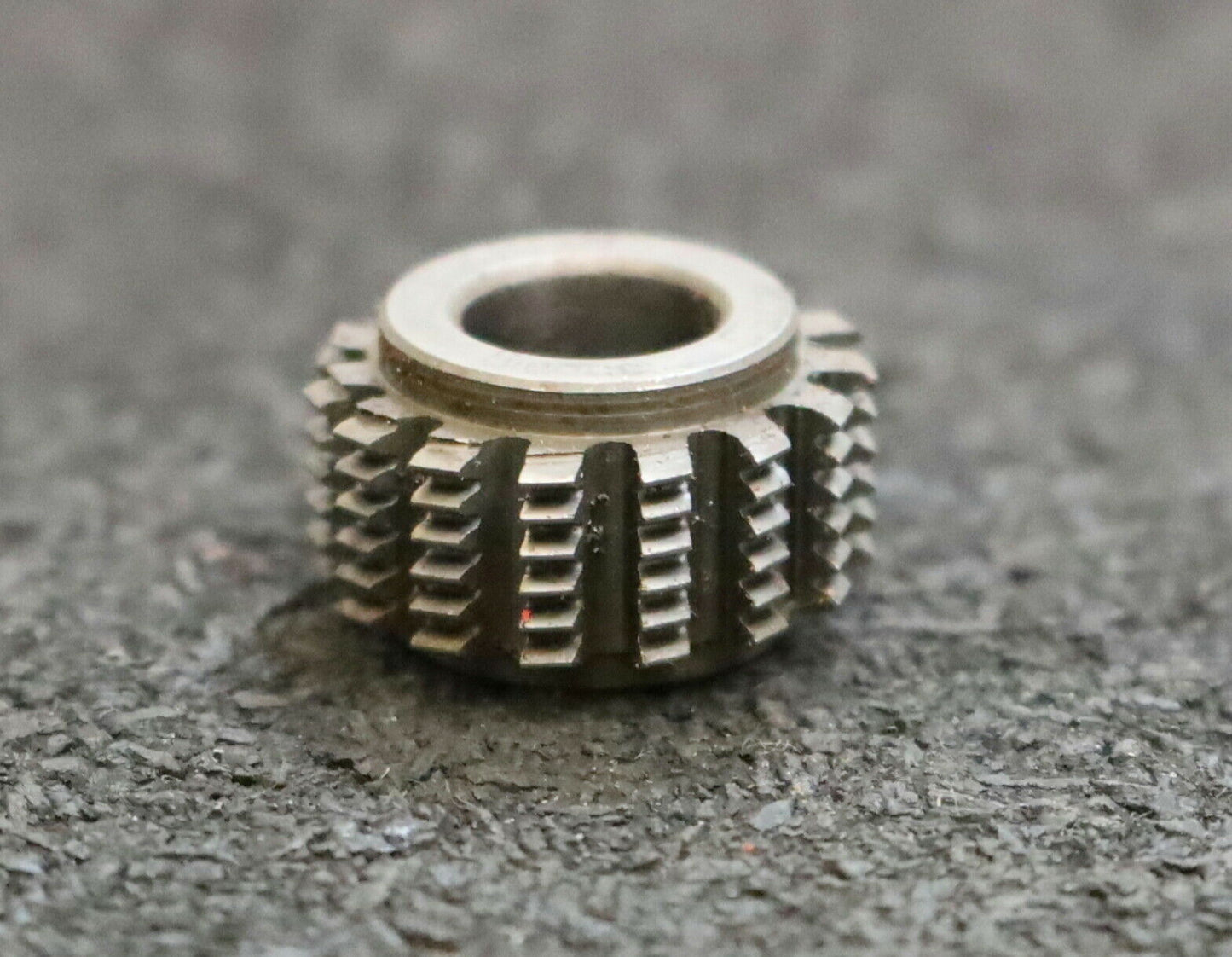 MIKRON Vollstahl-Wälzfräser No. 81697 m= 0,369 ho= 0,92 Abmessungen Ø18x10xØ8mm