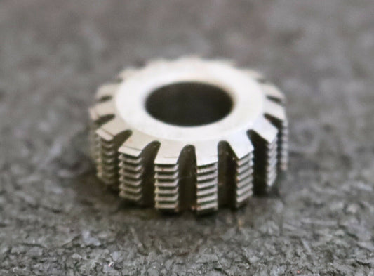 MIKRON Vollstahl-Wälzfräser No. 63986 m= 0,246 ho= 0,55 Abmessungen Ø18x7xØ8mm
