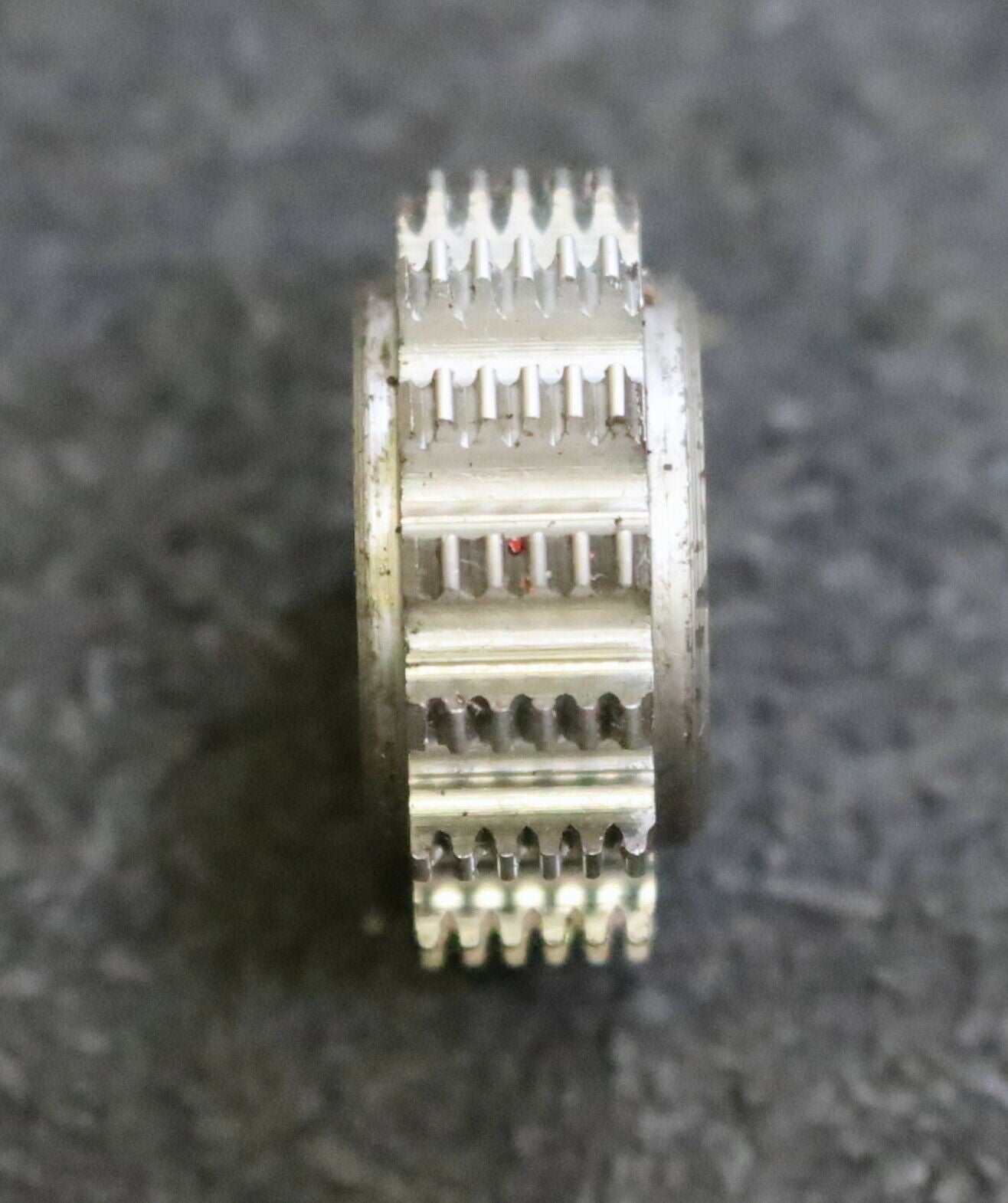 MIKRON Vollstahl-Wälzfräser No. 38907 m= 0,388 ho= 1,2 Abmessungen Ø24x10xØ8mm