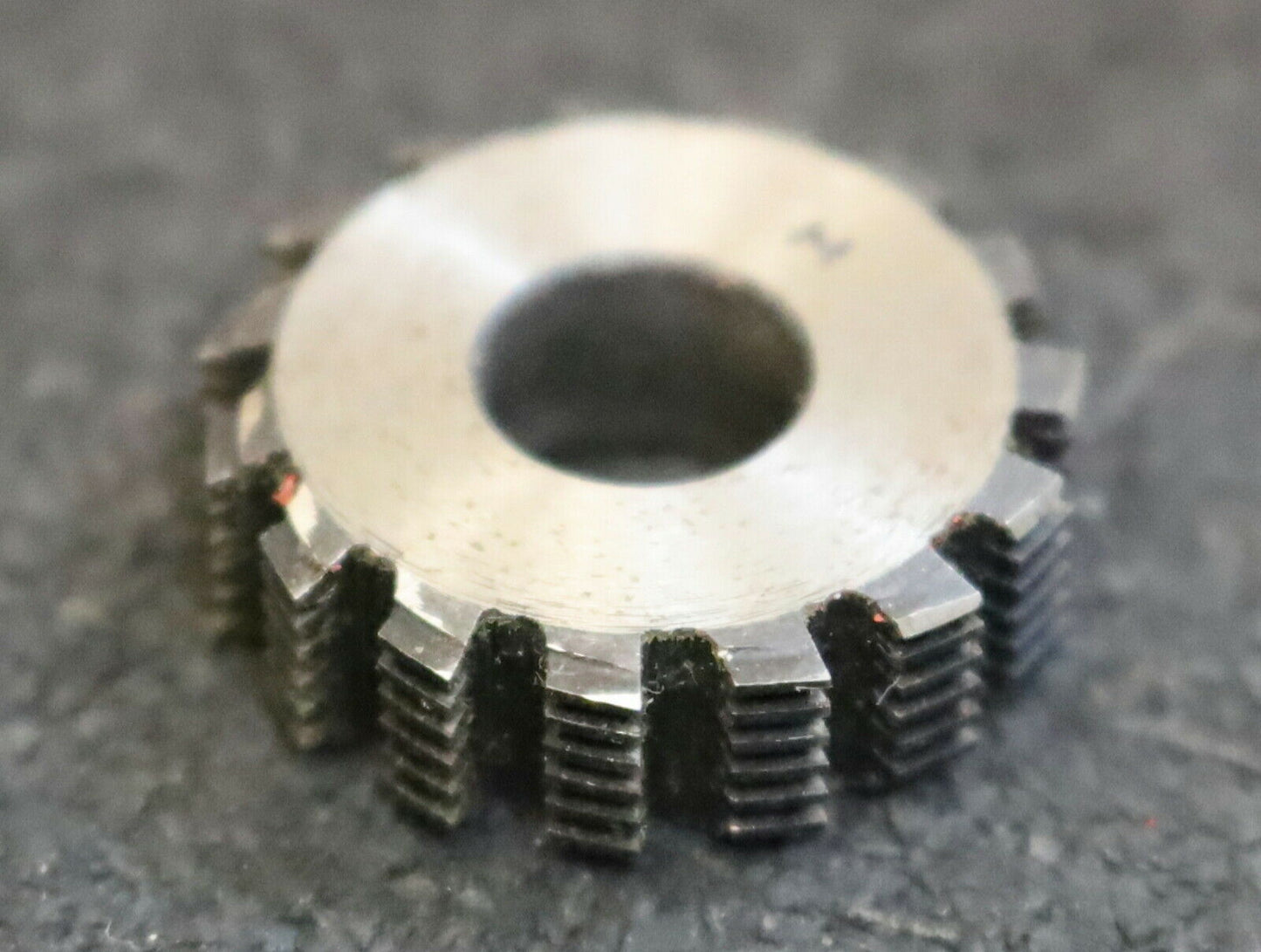 MIKRON Wälzfräser No. 11809 - Ø22x7xØ8mm 1gg. Rechts 15 Spanuten