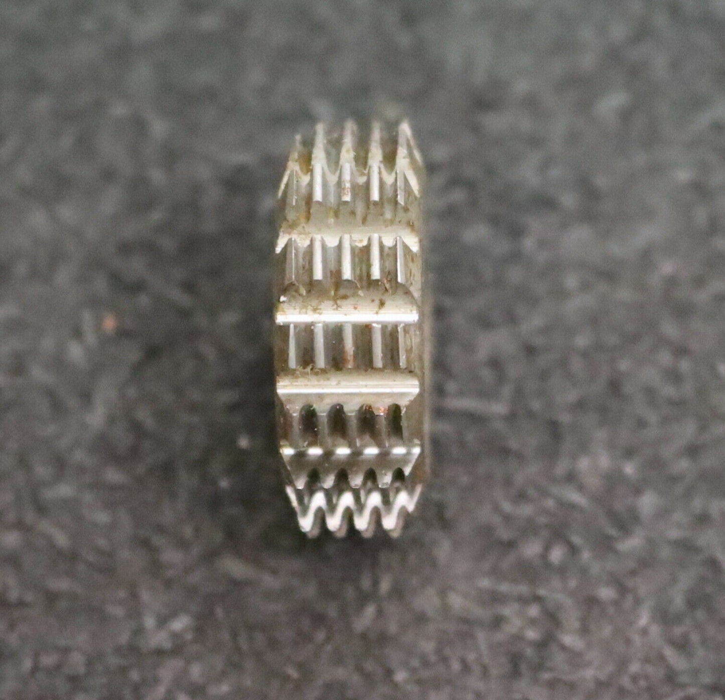 MIKRON Vollstahl-Wälzfräser No. 35988 m= ? ho= ? Abmessungen Ø24x8xØ8mm 1ggR
