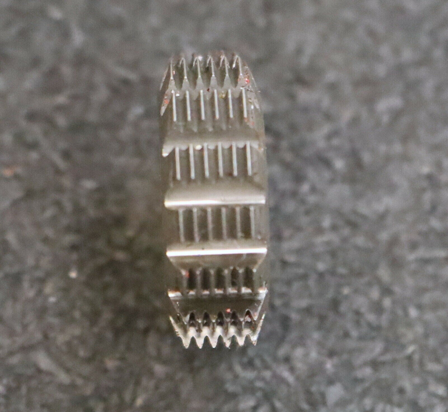 MIKRON Wälzfräser No. 45087 - Ø24x8xØ8mm 1gg. Rechts 15 Spanuten