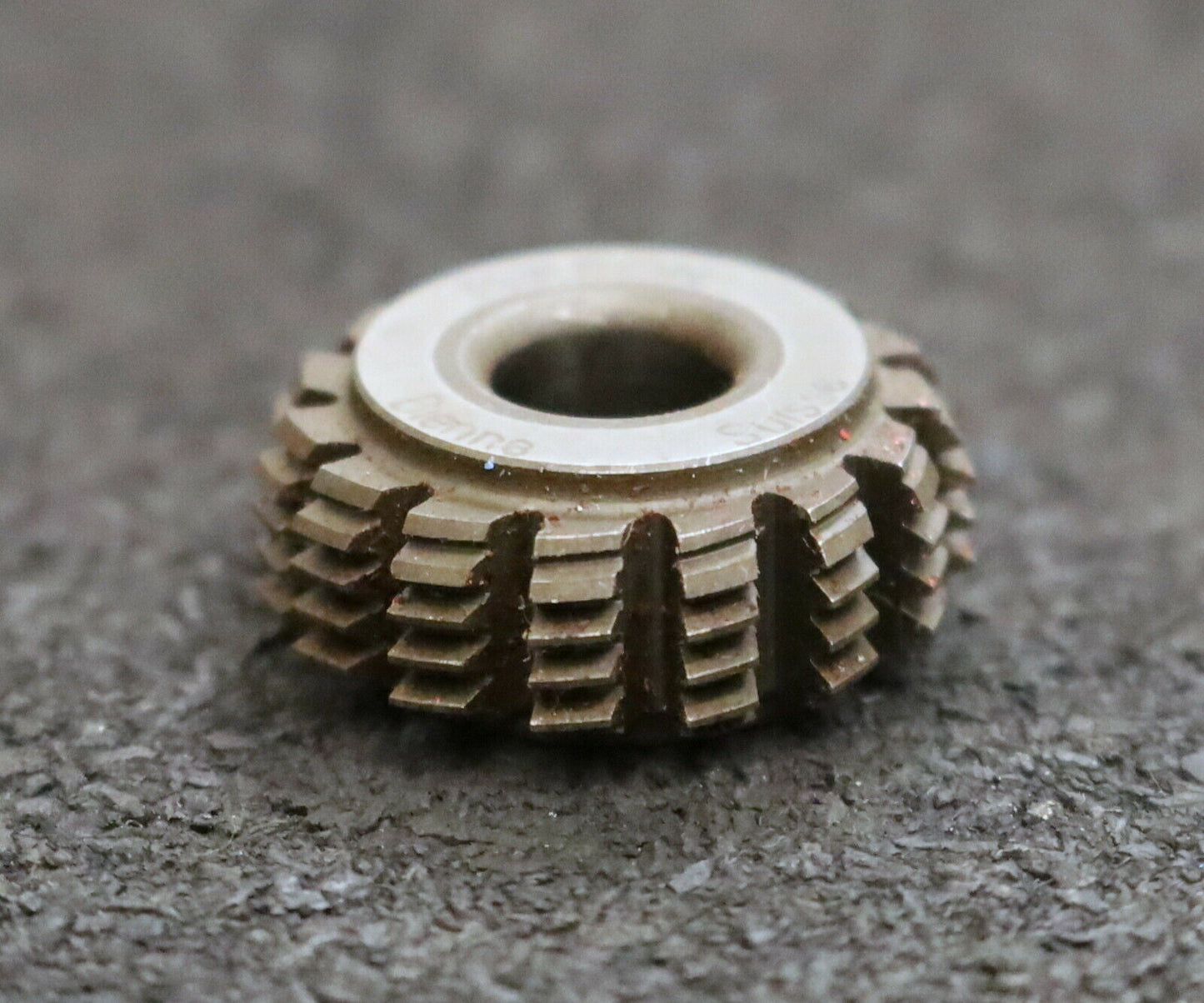 MIKRON Vollstahl-Wälzfräser No. 82738 m= 0,48 ho= 1,18 Abmessungen Ø24x10xØ8mm