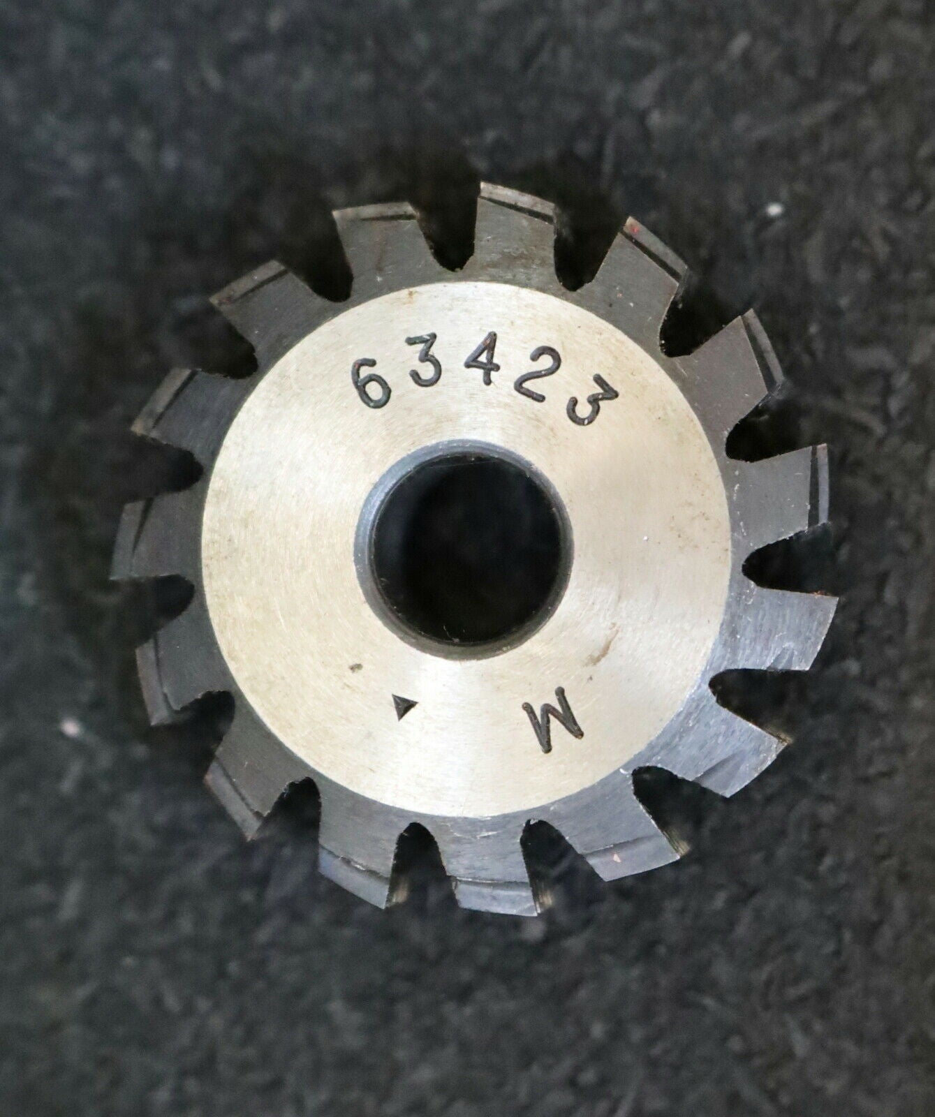 MIKRON Wälzfräser No. 63423 - Ø32x10xØ8mm 1gg. Rechts 15 Spanuten