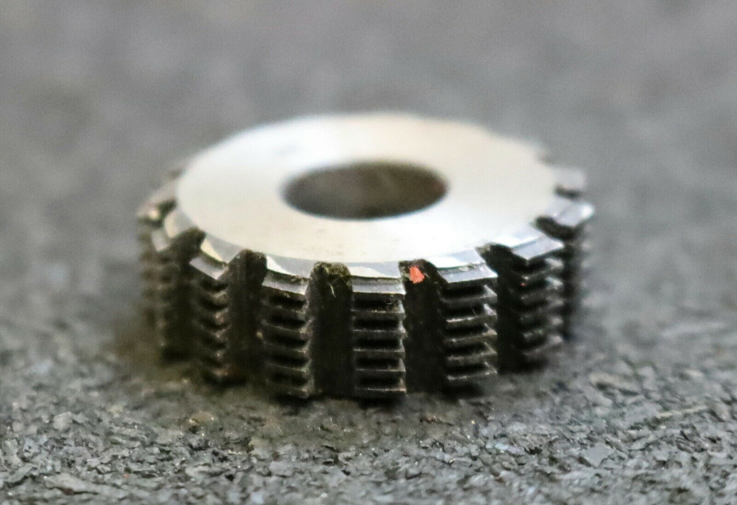 MIKRON Wälzfräser No. 11809 - Ø22x7xØ8mm 1gg. Rechts 15 Spanuten
