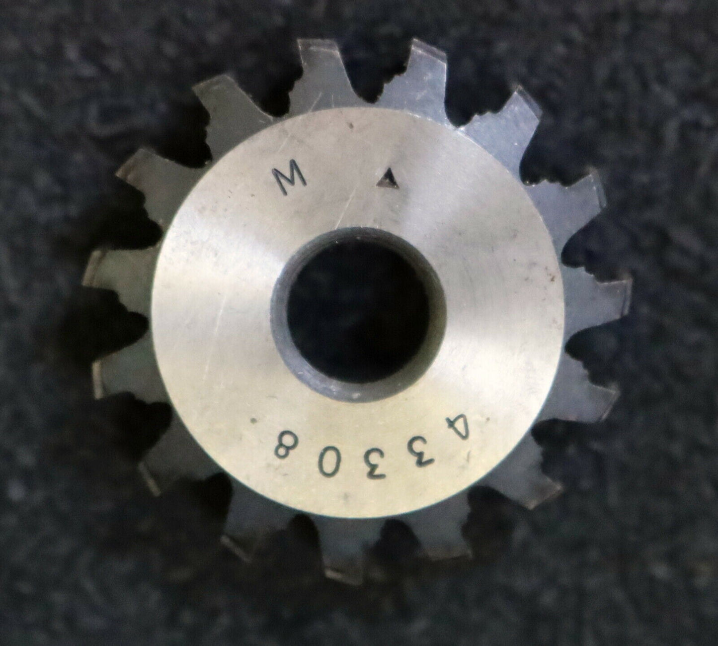 MIKRON Wälzfräser No. 43308 - Ø32x8xØ8mm 1gg. Rechts 15 Spanuten