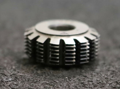MIKRON Wälzfräser No. 374 - Ø24x10xØ8mm 1gg. Rechts 15 Spanuten