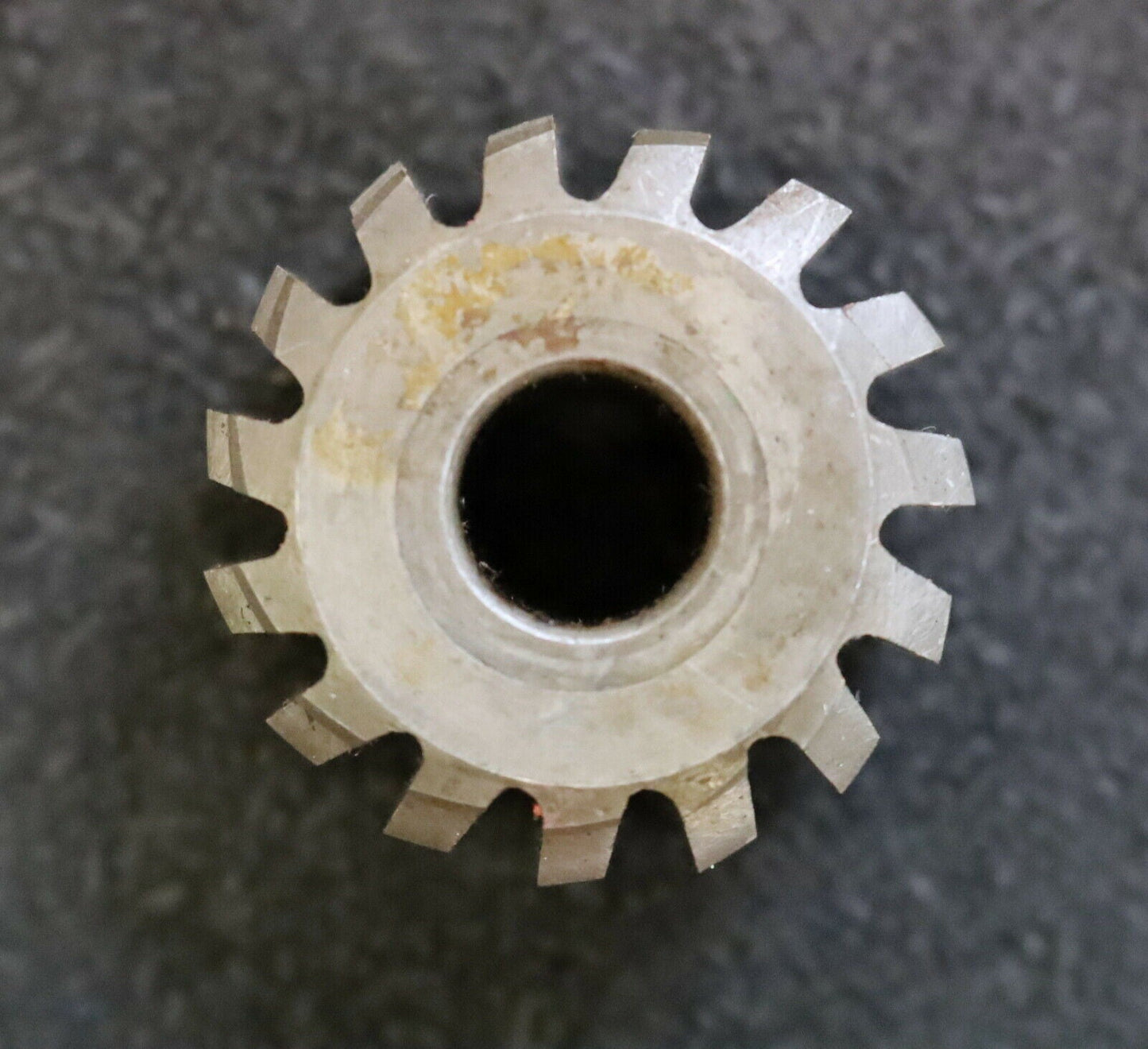MIKRON Wälzfräser No. 71490 - Ø32x20xØ10mm 1gg. Rechts 15 Spanuten