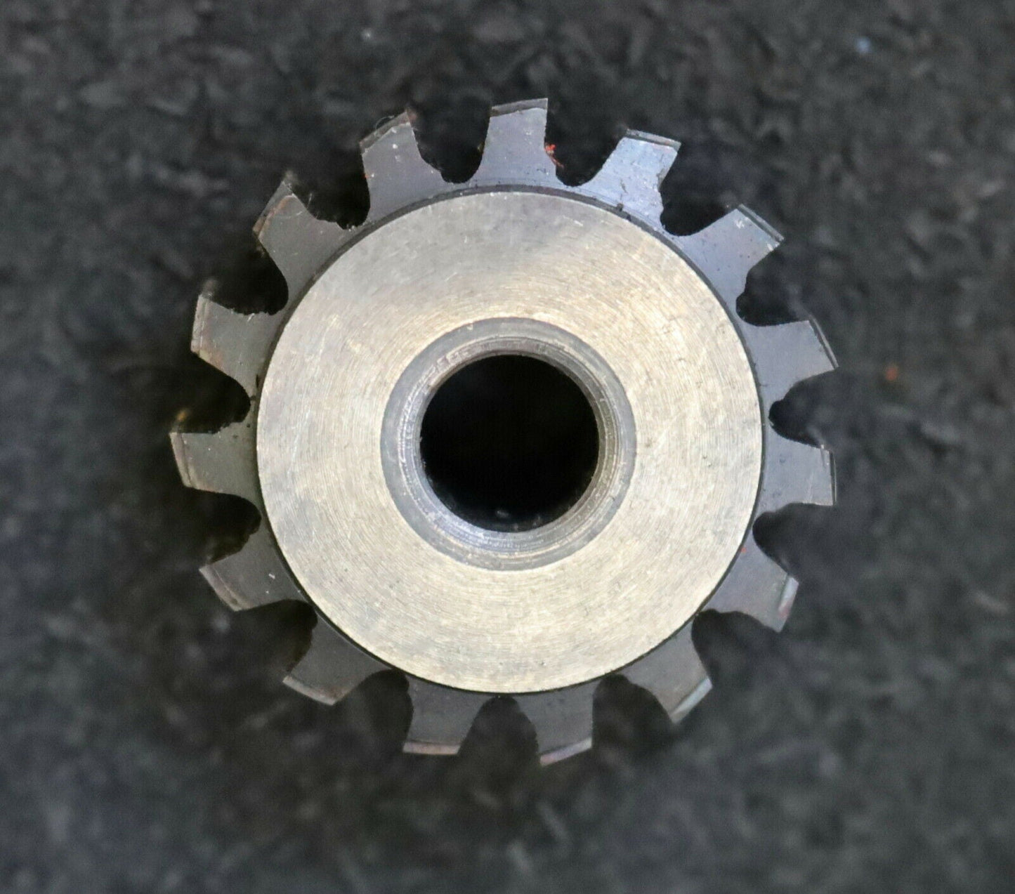 MIKRON Wälzfräser No. 61127 - Ø30x15xØ8mm 1gg. Rechts 15 Spanuten